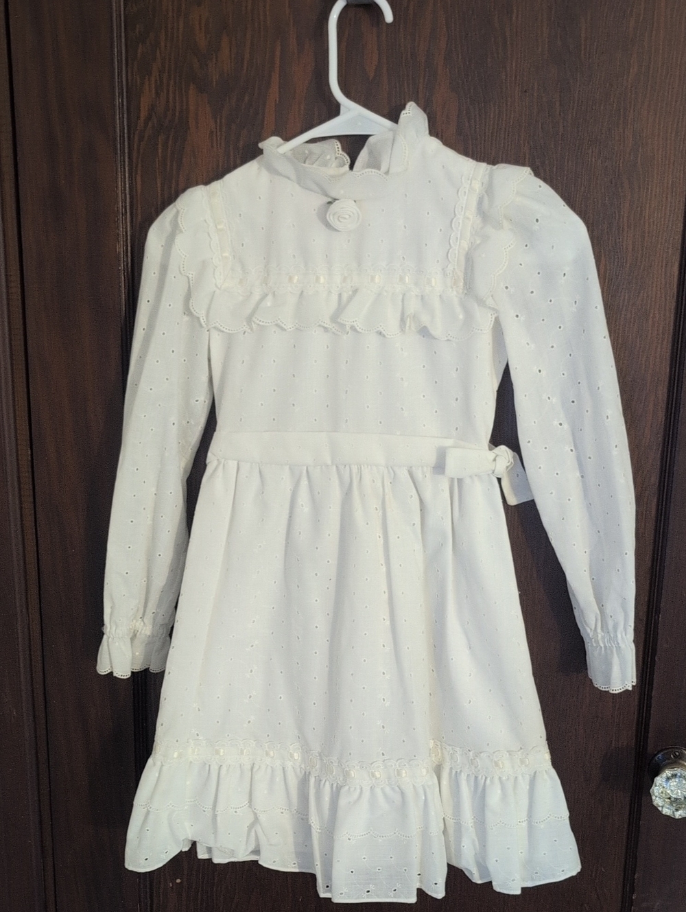 Vintage White Eyelet Ruffle Long-Sleeve Dress for Girls